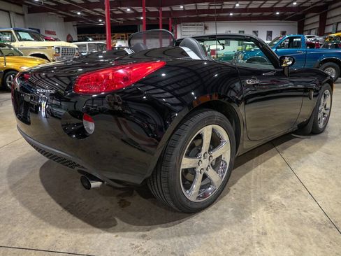 Used 2006 Pontiac Solstice Convertible w/ Premium Package RWD image 8