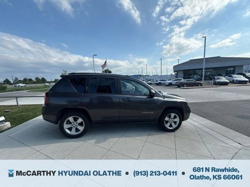 Used 2014 Jeep Compass Latitude AWD/4WD image 12
