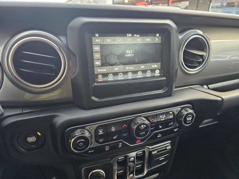 Used 2021 Jeep Wrangler Unlimited Sahara w/ Cold Weather Group image 11