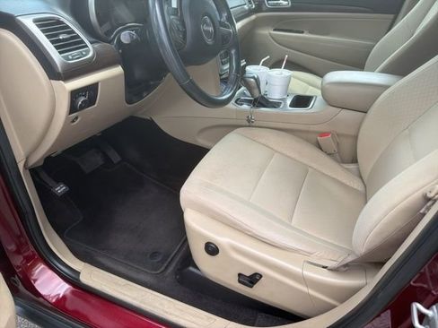 Used 2018 Jeep Grand Cherokee Laredo image 5