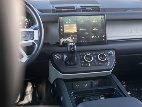 Certified 2024 Land Rover Defender 110 SE image 20