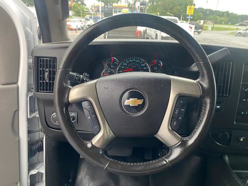 Used 2018 Chevrolet Express 3500 LS RWD image 10