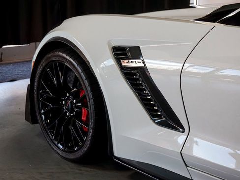 Used 2015 Chevrolet Corvette Z06 w/ Z07 Performance Package image 61