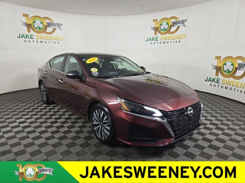 Used 2024 Nissan Altima 2.5 SV FWD image 1