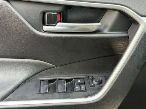 Certified 2025 Toyota RAV4 XLE w/ Convenience Package FWD image 23