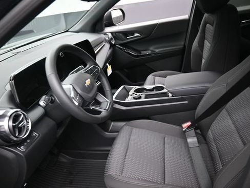 New 2026 Chevrolet Equinox LT w/ Safety and Technology Package FWD image 8