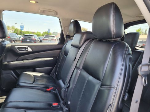 Used 2020 Nissan Pathfinder SL FWD image 13