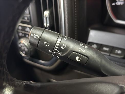 Used 2019 Chevrolet Silverado 1500 High Country w/ Technology Package AWD/4WD image 26