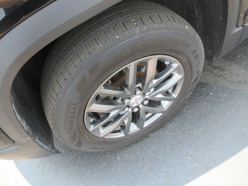 Certified 2019 GMC Acadia SLT FWD image 14