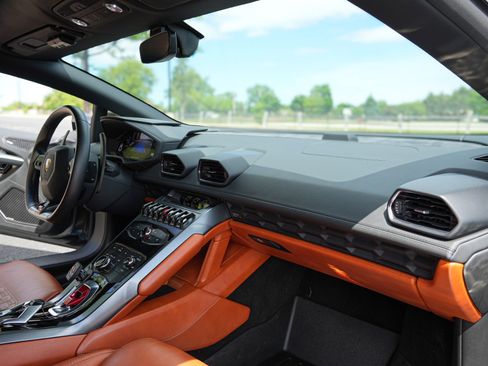 Used 2019 Lamborghini Huracan LP 580-2 RWD image 22