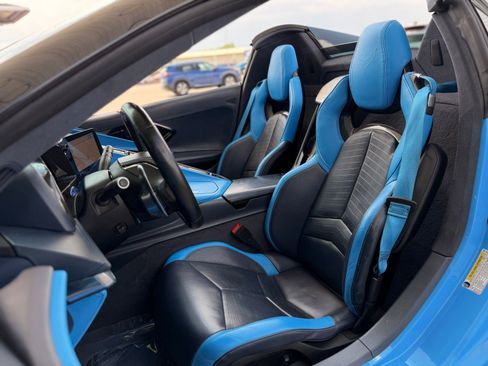 Used 2021 Chevrolet Corvette Stingray Premium Conv w/ Z51 Performance Package RWD image 30