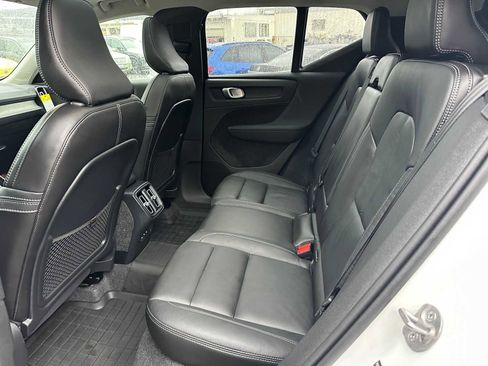 Used 2025 Volvo XC40 B5 Core w/ Protection Package Premier image 15