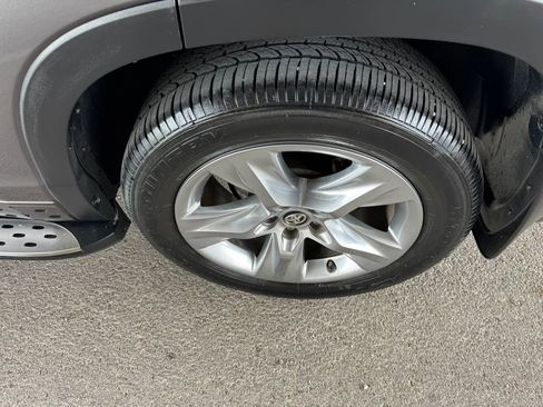 Used 2016 Toyota Highlander Limited image 28