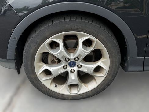 Used 2014 Ford Escape Titanium w/ Equipment Group 401A AWD/4WD image 9