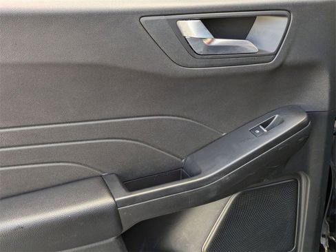 Used 2025 Ford Escape ST-Line image 25