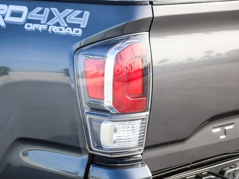 Certified 2020 Toyota Tacoma TRD Off-Road image 9