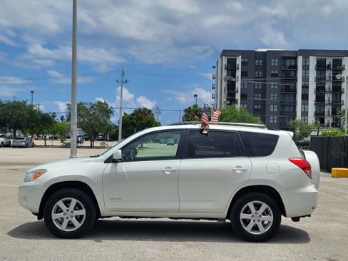 Used 2006 Toyota RAV4 Limited AWD/4WD image 8