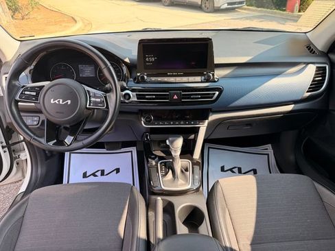 Certified 2023 Kia Seltos S w/ Navigation Package FWD image 15