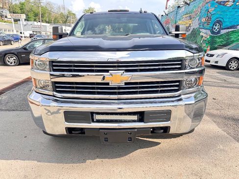 Used 2017 Chevrolet Silverado 2500 W/T w/ WT Convenience Package AWD/4WD image 3