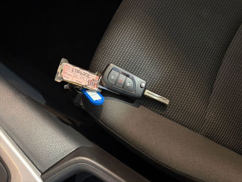 Used 2025 Toyota RAV4 LE image 22