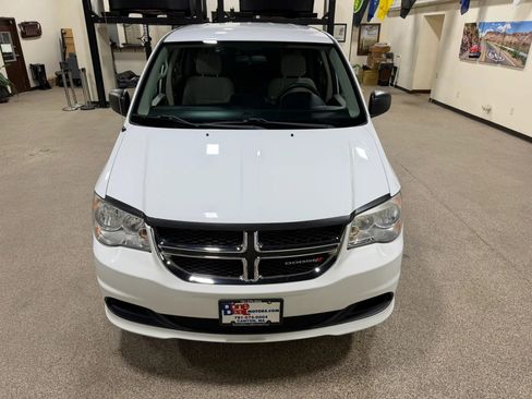 Used 2015 Dodge Grand Caravan SE w/ Quick Order Package 29E SE FWD image 4