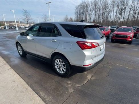 Used 2019 Chevrolet Equinox LS w/ LS Convenience Package image 6