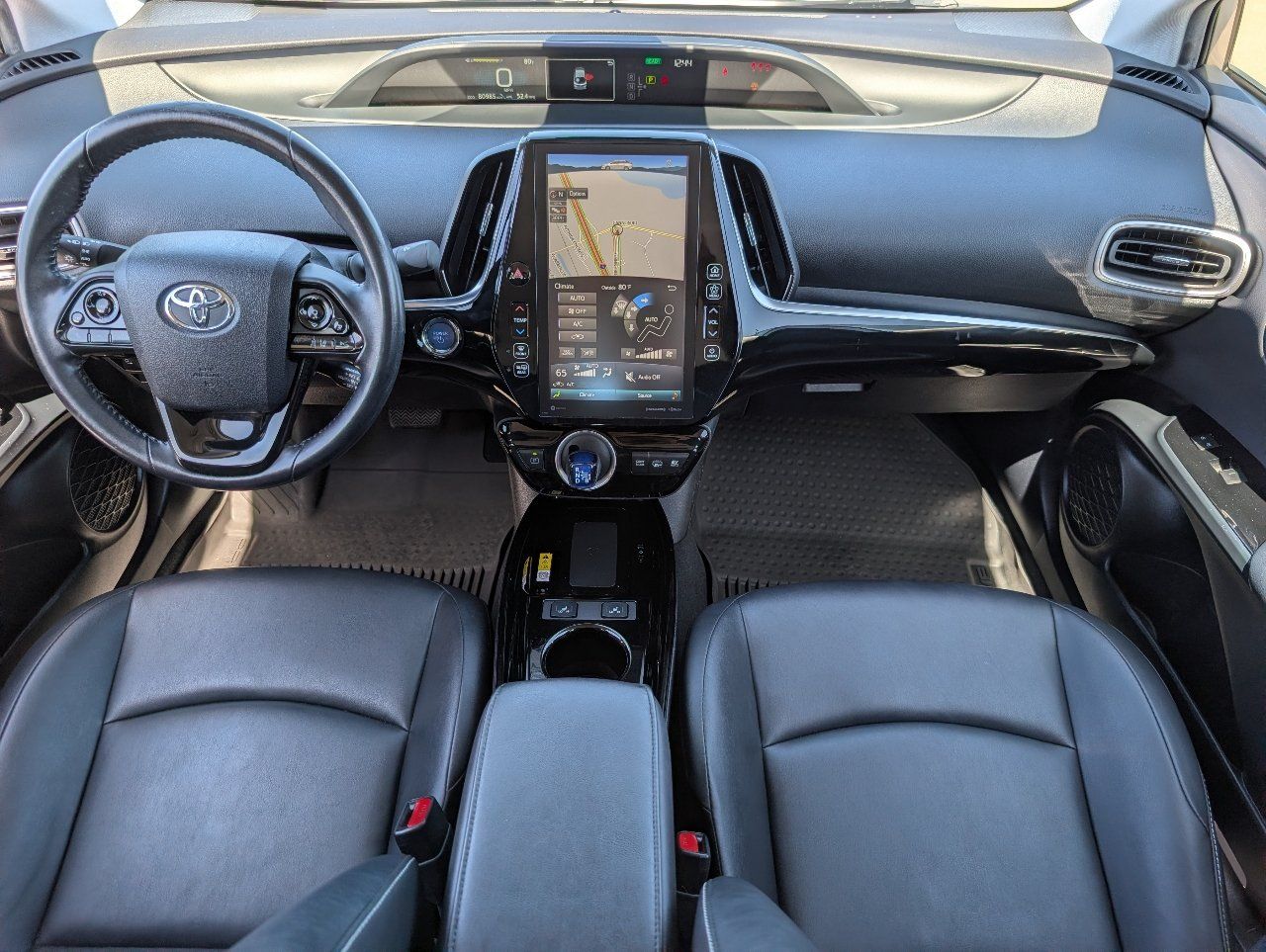 Used 2021 Toyota Prius Prime XLE FWD image 4