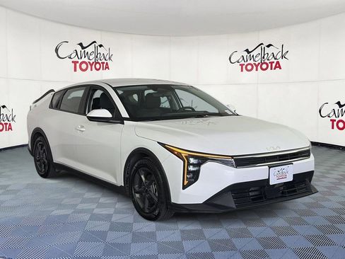 Used 2025 Kia K4 FWD image 3