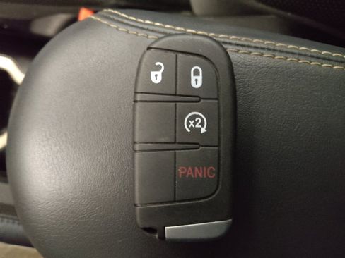 Used 2017 Jeep Renegade Limited FWD image 32