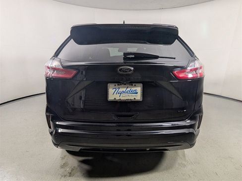 Used 2022 Ford Edge SE w/ Black Appearance Package image 6