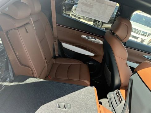 New 2026 Genesis GV70 2.5T Advanced image 12