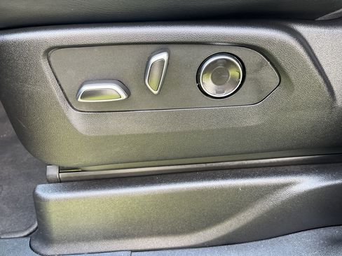 Used 2024 Cadillac Escalade Sport image 10