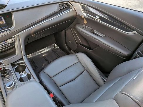 Certified 2025 Cadillac XT5 Premium Luxury image 18