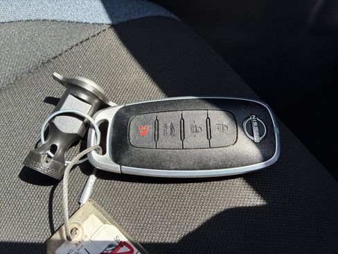 Used 2025 Nissan Versa SV FWD image 20