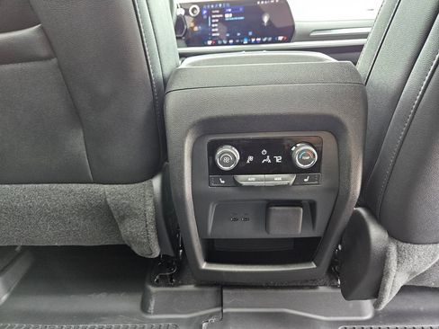 Used 2026 Chevrolet Traverse High Country w/ LPO, Floor Liner Package AWD/4WD image 36