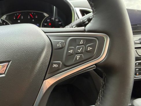 Used 2024 Chevrolet Equinox LT FWD image 34