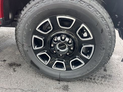 New 2025 Ford F250 Platinum image 9
