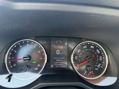 Used 2022 Toyota RAV4 XLE Premium AWD/4WD image 17