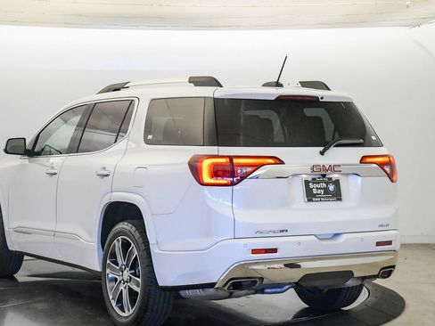 Used 2018 GMC Acadia Denali w/ Technology Package AWD/4WD image 2