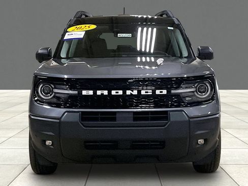 Certified 2025 Ford Bronco Sport Outer Banks w/ Outer Banks Tech Package+ AWD/4WD image 3