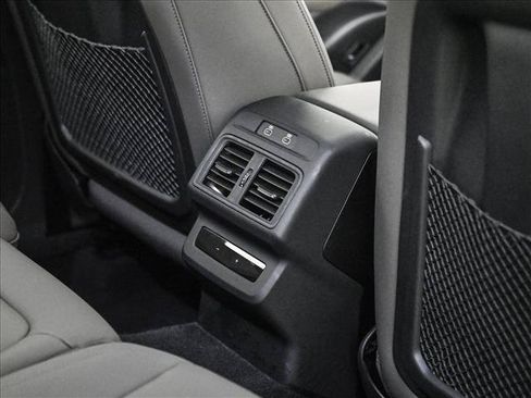 Certified 2025 Audi Q5 Premium w/ Convenience Package AWD/4WD image 18