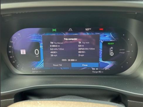 Used 2024 Volvo C40 P8 Recharge Ultimate w/ Protection Package Premier RWD image 4