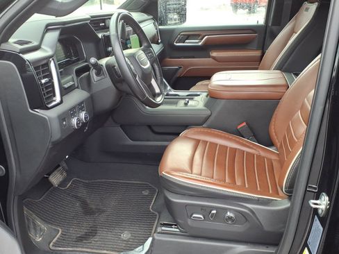 Certified 2024 GMC Sierra 2500 Denali Ultimate w/ Max Trailering Package image 8