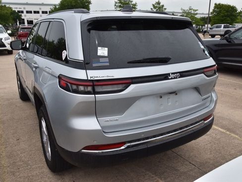 Used 2022 Jeep Grand Cherokee Limited AWD/4WD image 8