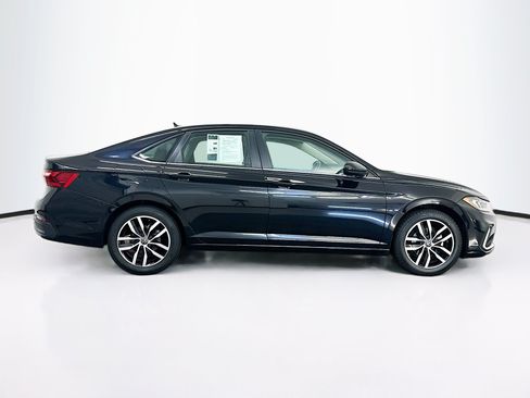 Used 2025 Volkswagen Jetta SE FWD image 10