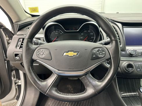 Used 2019 Chevrolet Impala LT image 17