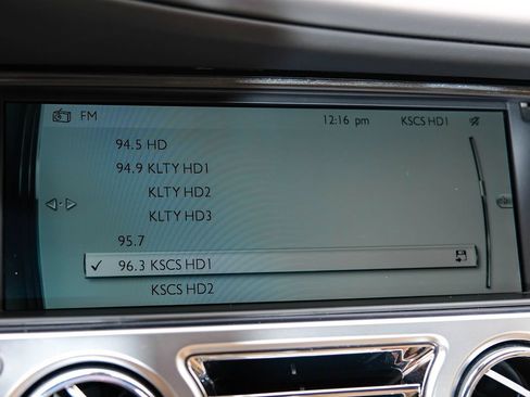 Used 2016 Rolls-Royce Wraith RWD image 32
