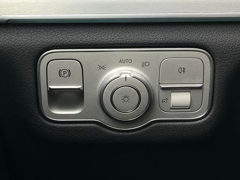 Used 2025 Mercedes-Benz GLE 350 4MATIC image 23