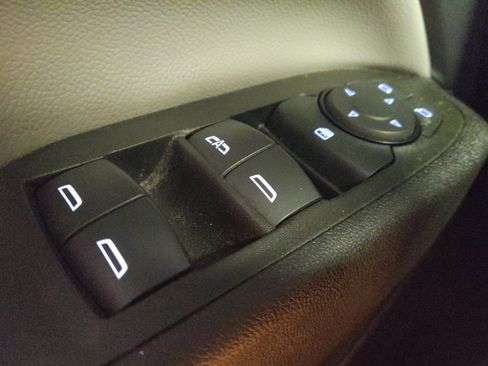 Used 2023 Chevrolet Equinox LS w/ LS Convenience Package FWD image 27