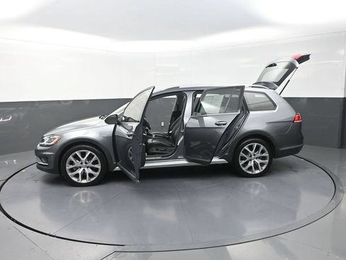 Used 2018 Volkswagen Golf Alltrack SEL AWD/4WD image 35